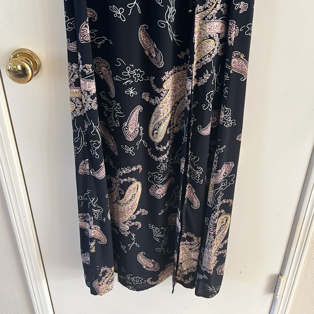 Maxi Paisley V-Neck Long Sleeve Dress - Black/Pink - Picture 3 of 11